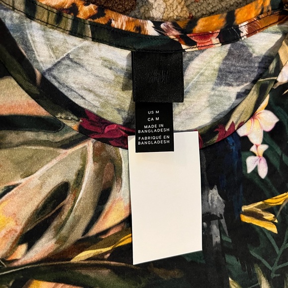 H&M shirt - Picture 3 of 4